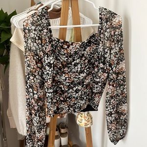 Lulu’s floral blouse size Small